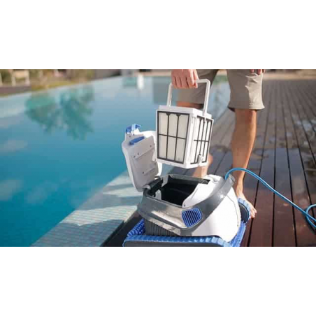 Robot nettoyeur pour piscine S300 - La Boutique Desjoyaux