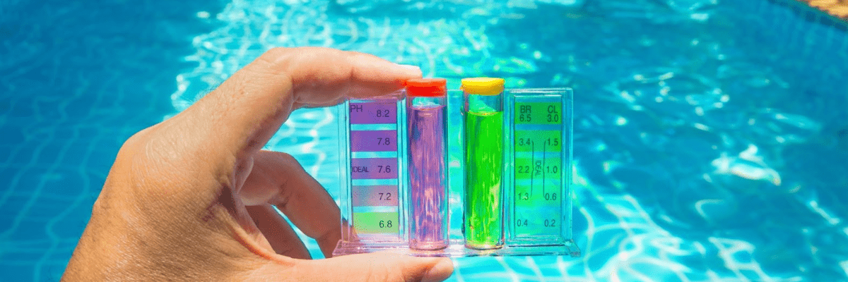 Comment mesurer et ajuster le pH de son eau de piscine ?